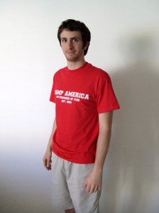 Guillaume porte un tee-shirt du Camp America